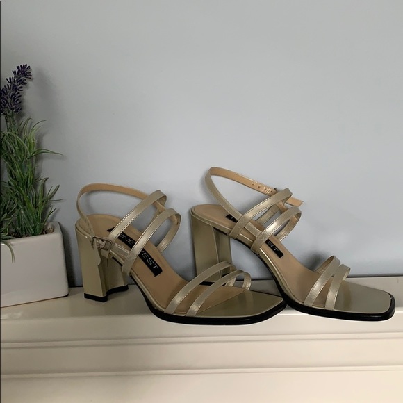 NINE WEST Shoes - Picture 1 of 4